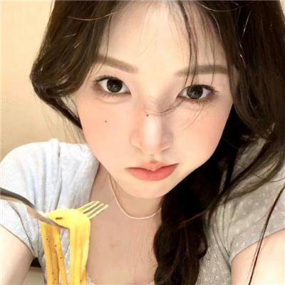 碧窗艳影